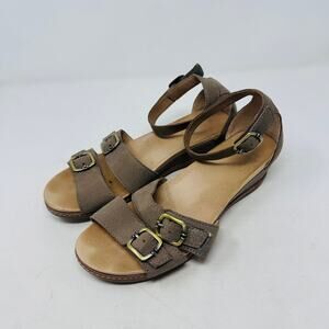 Dansko‎ Taupe Leather Buckle Strap Wedge Sandals Size 39 Comfort Classic Basic